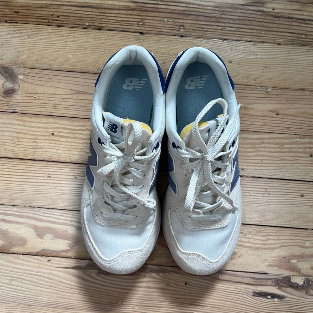 New Balance 574 Core Cream Blue Gum Suede Sneakers WL574CBL Womens 8.5 comfort - Picture 5 of 8